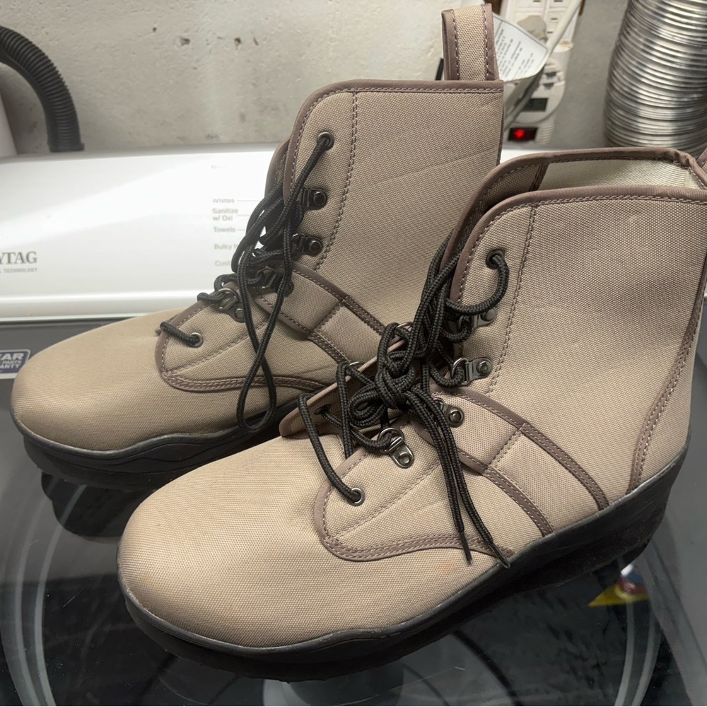 Caddis Wading Boots NWOT